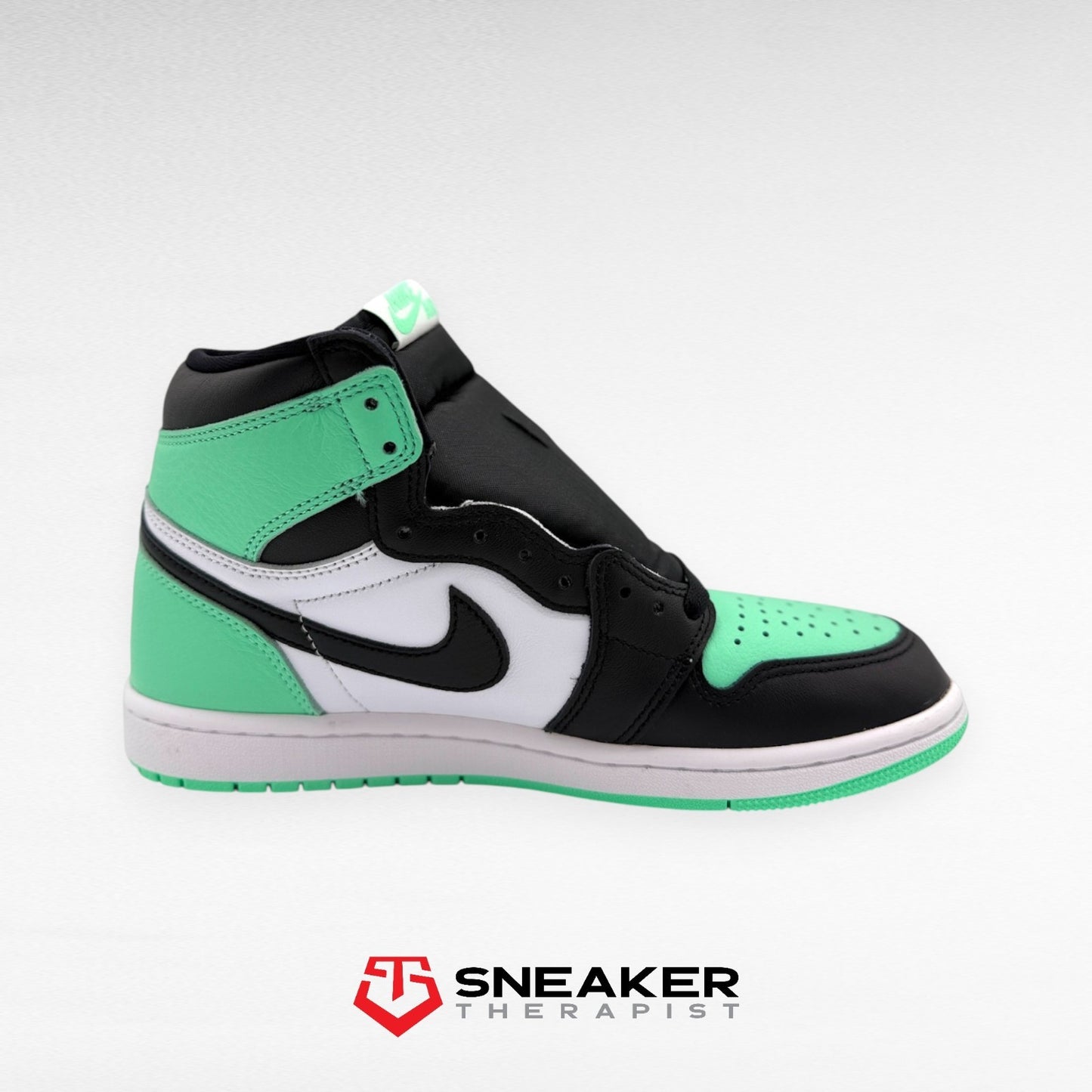 Nike Air Jordan 1 Retro High OG 'Green Glow' - DZ5485-130