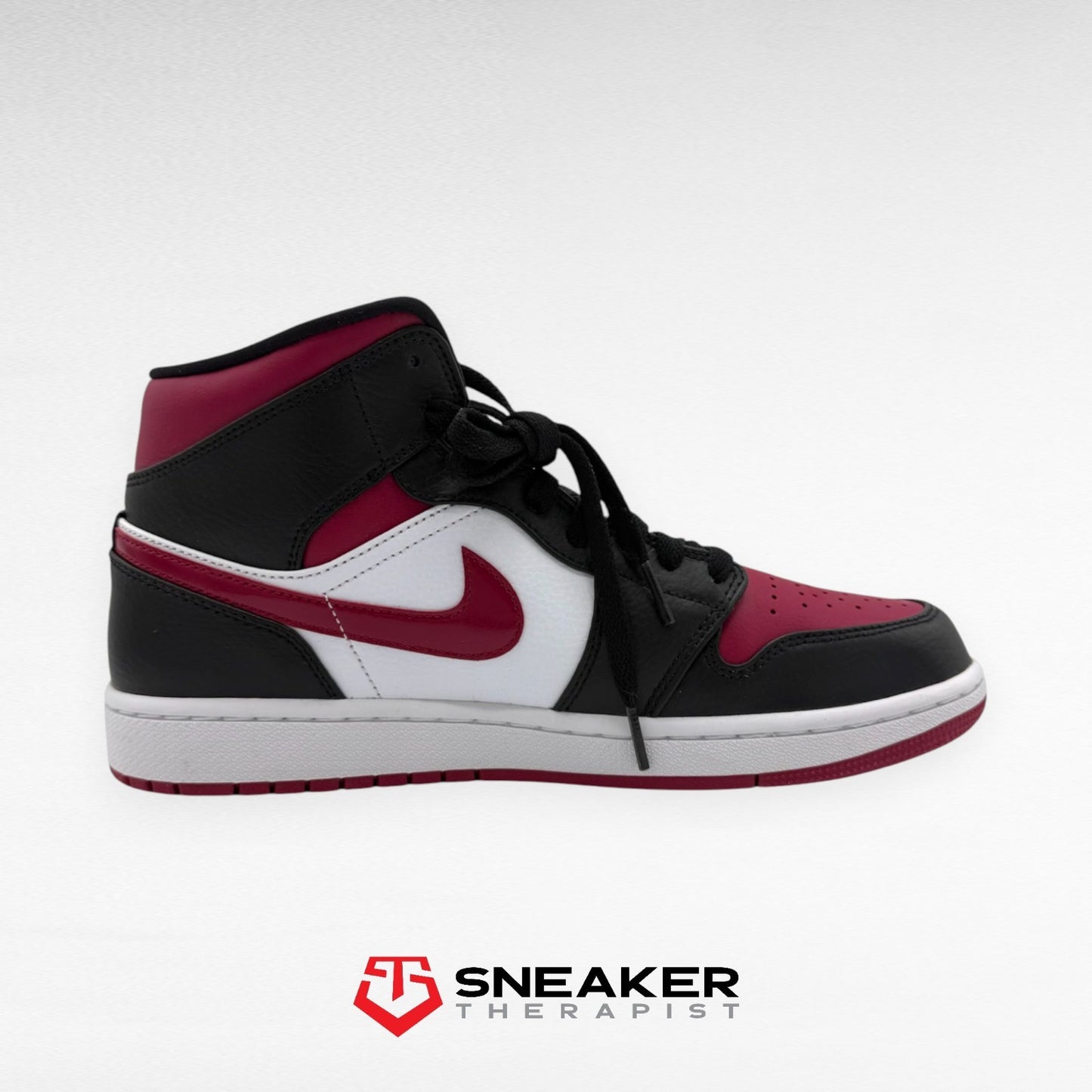 Nike Air Jordan 1 Mid 'Noble Red' SKU: 554724-066 Gr. 41 & 42.5 
