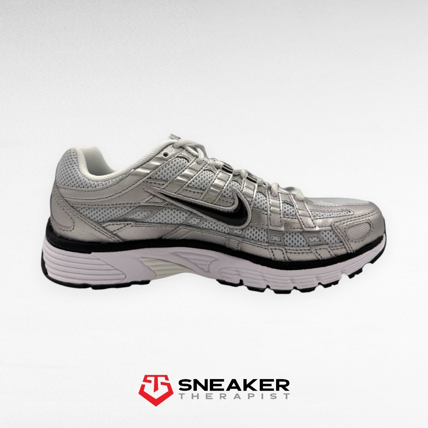Nike Wmns P-6000 'Metallic Silver' SKU: FD9876 101 Gr. 36.5 | 37.5 | 38.5 | 40.5