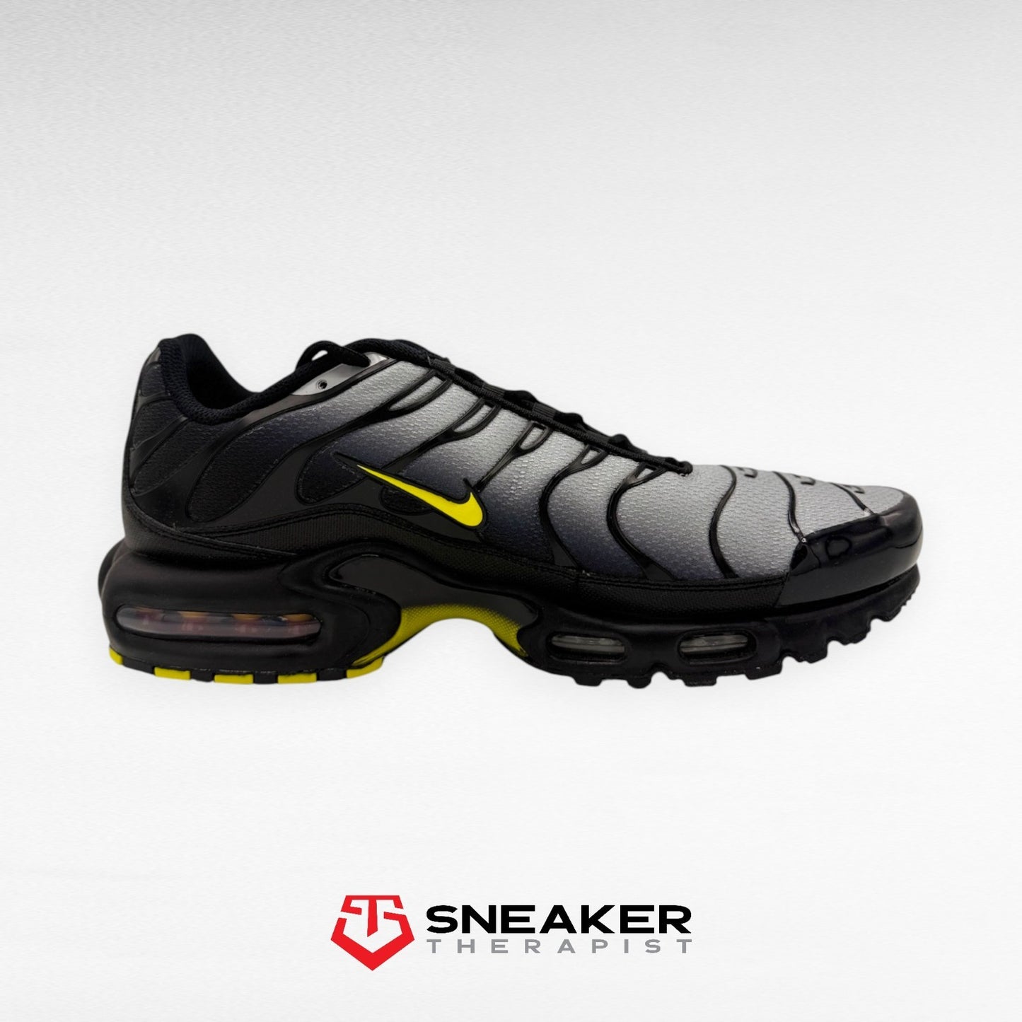 Nike Air Max Plus 'Wolf Grey Opti Yellow' SKU: DM0032-012 Gr. 43 | 45.5 | 46