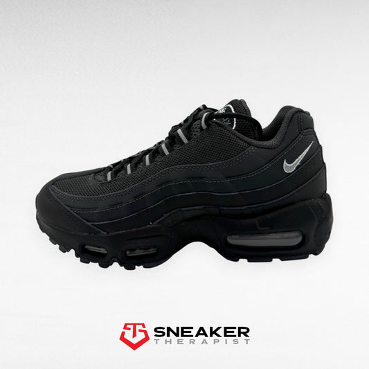 Nike Air Max 95 'Black Stadium Grey' SKU: HF0121-002 Gr. 38.5 & 40