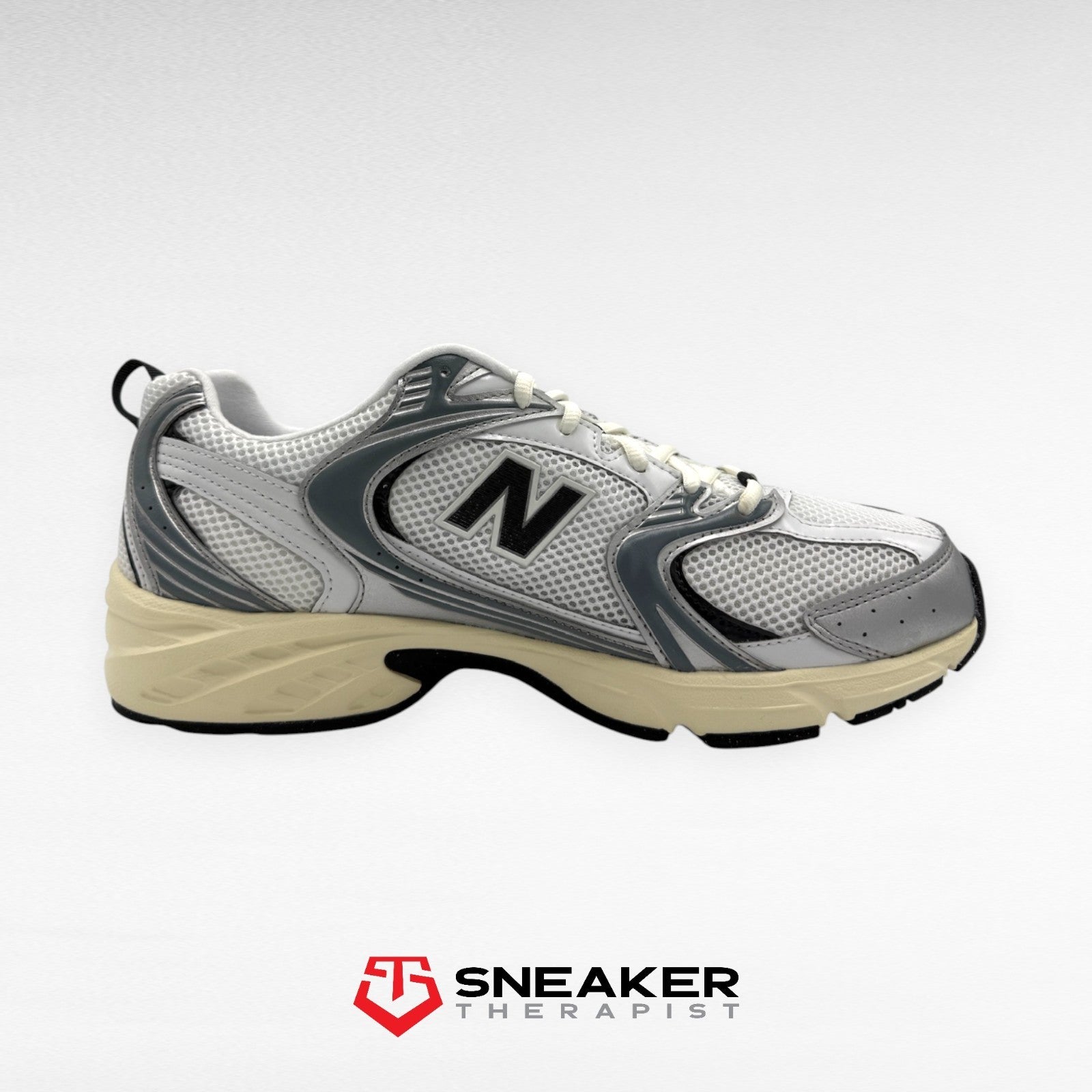 New Balance 530 'Silver Metallic Black Cement' SKU: U530ESA Gr. 45 & 46.5