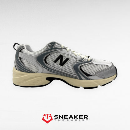 New Balance 530 'Silver Metallic Black Cement' SKU: U530ESA Gr. 45 & 46.5