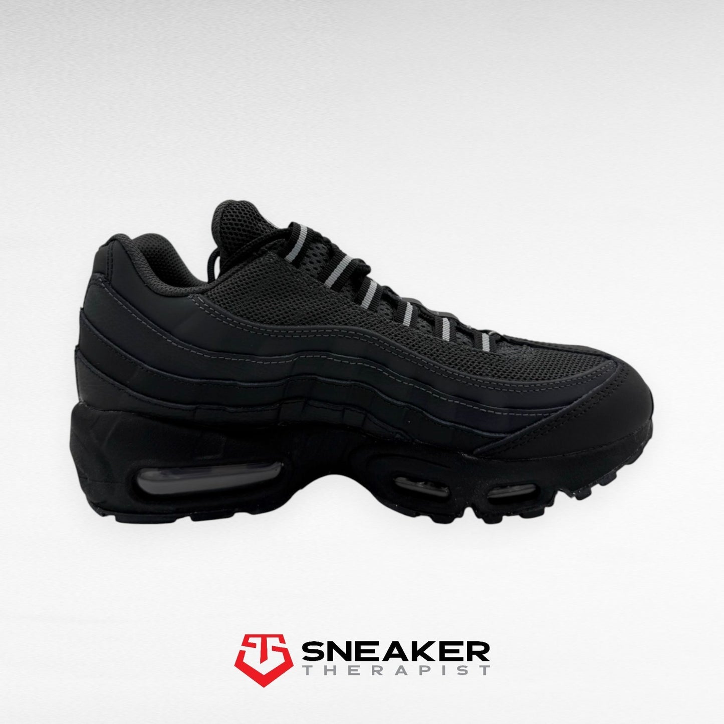 Nike Air Max 95 'Black Stadium Grey' SKU: HF0121-002 Gr. 38.5 & 40