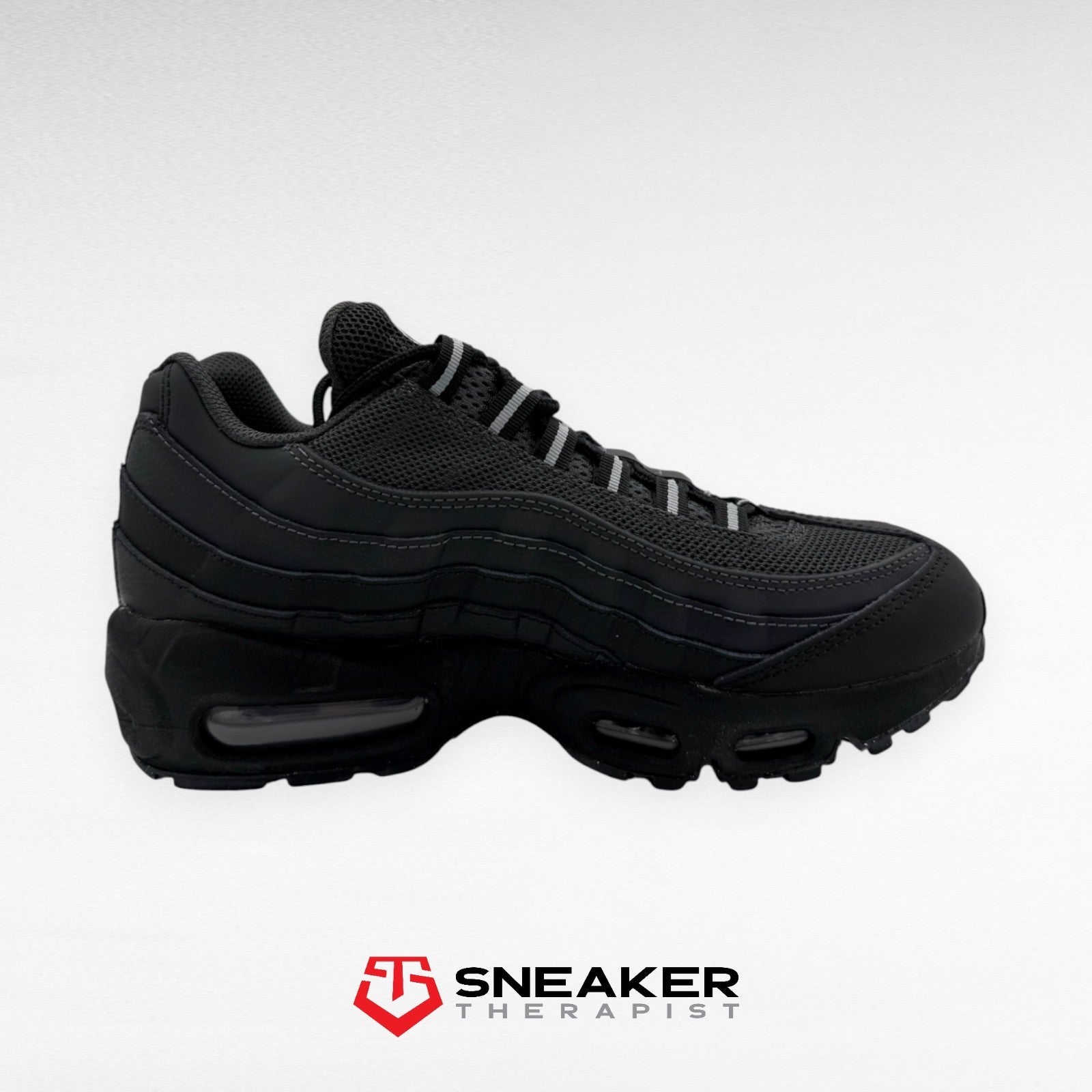 Nike Air Max 95 'Black Stadium Grey' SKU: HF0121-002 Gr. 38.5 & 40