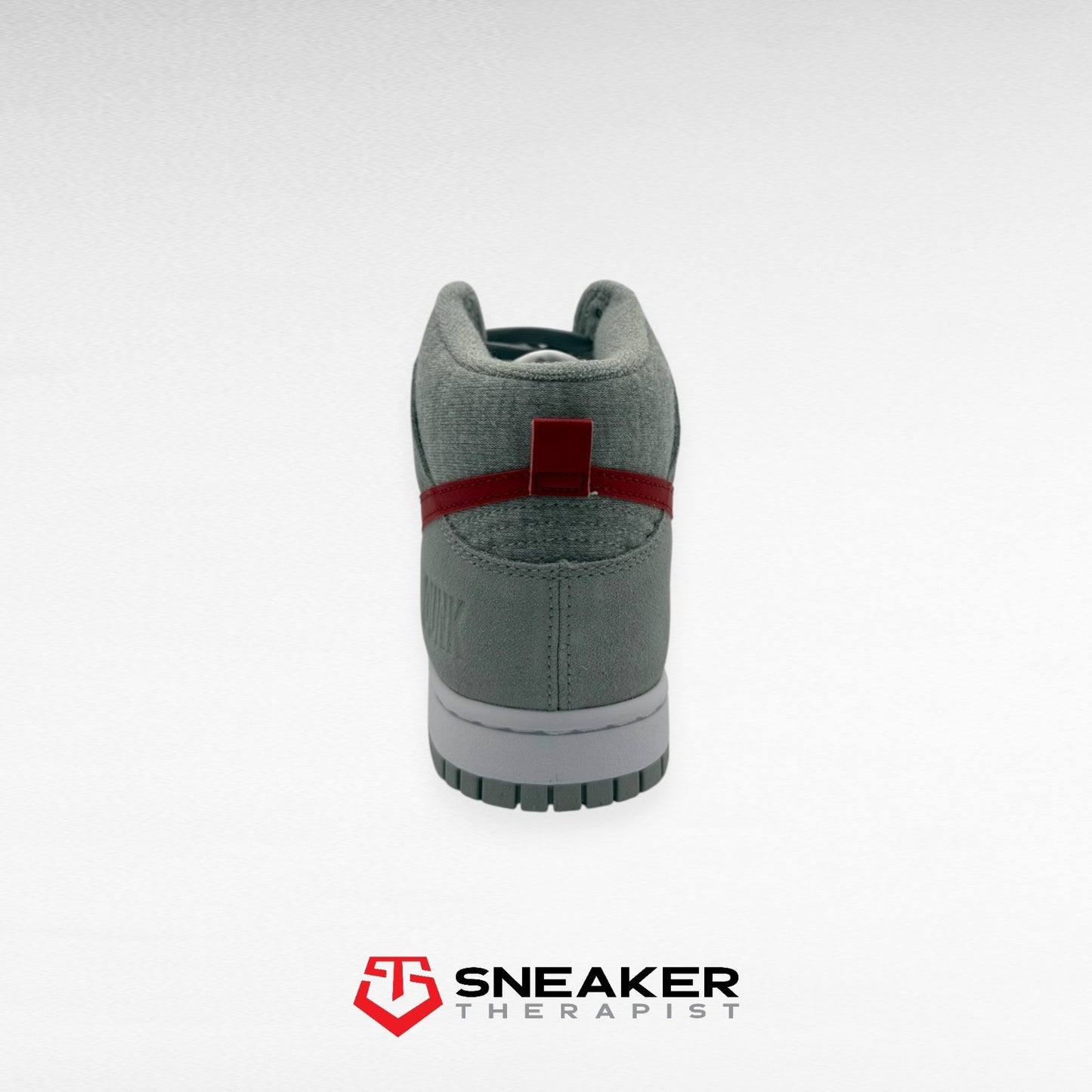 Nike Dunk High SE 'Athletic Club - Light Smoke Grey Gym Red' SKU: DJ6152-001