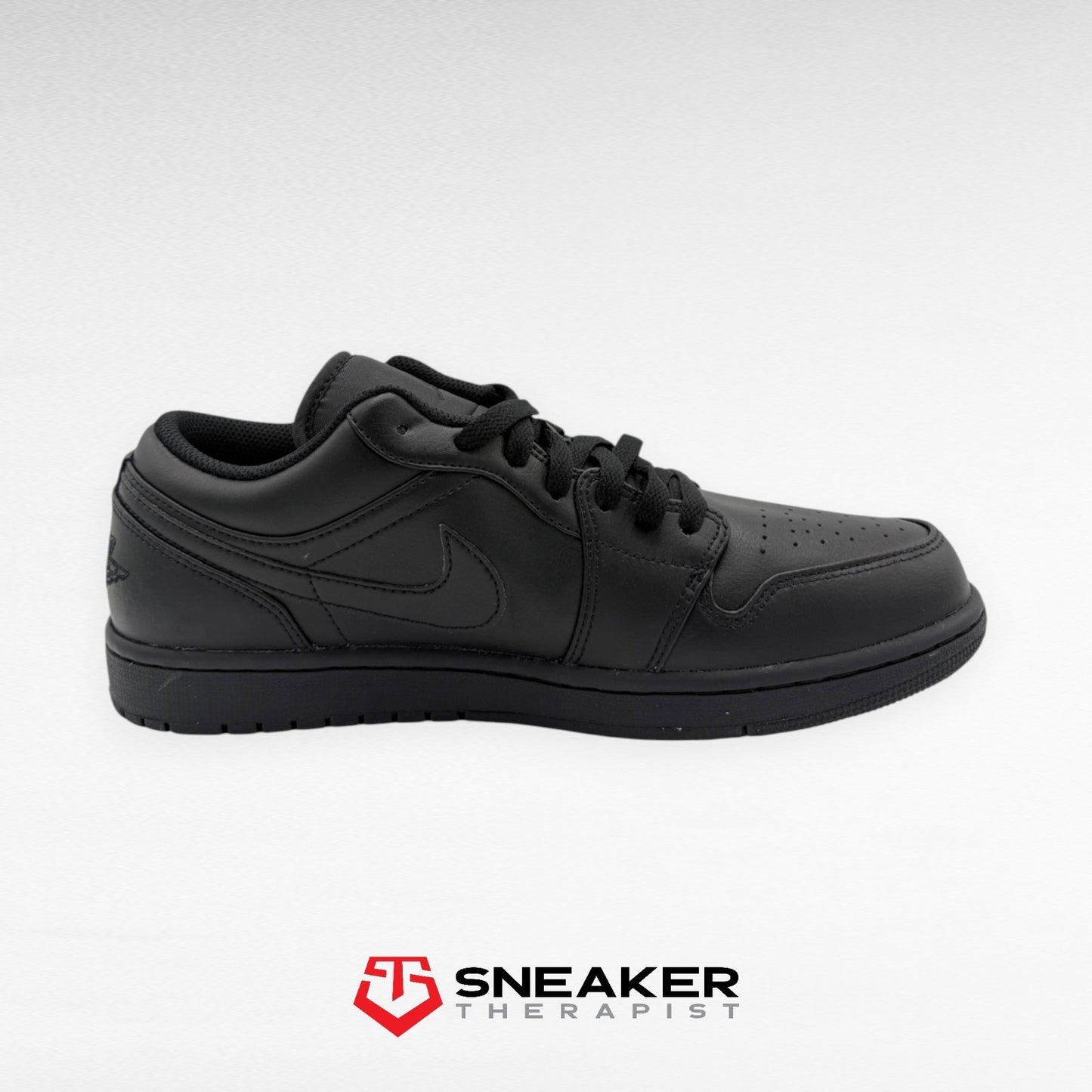 Nike Air Jordan 1 Low 'Triple Black' 2022 - 553558-093 - Größe EU 44.5 | US 10.5