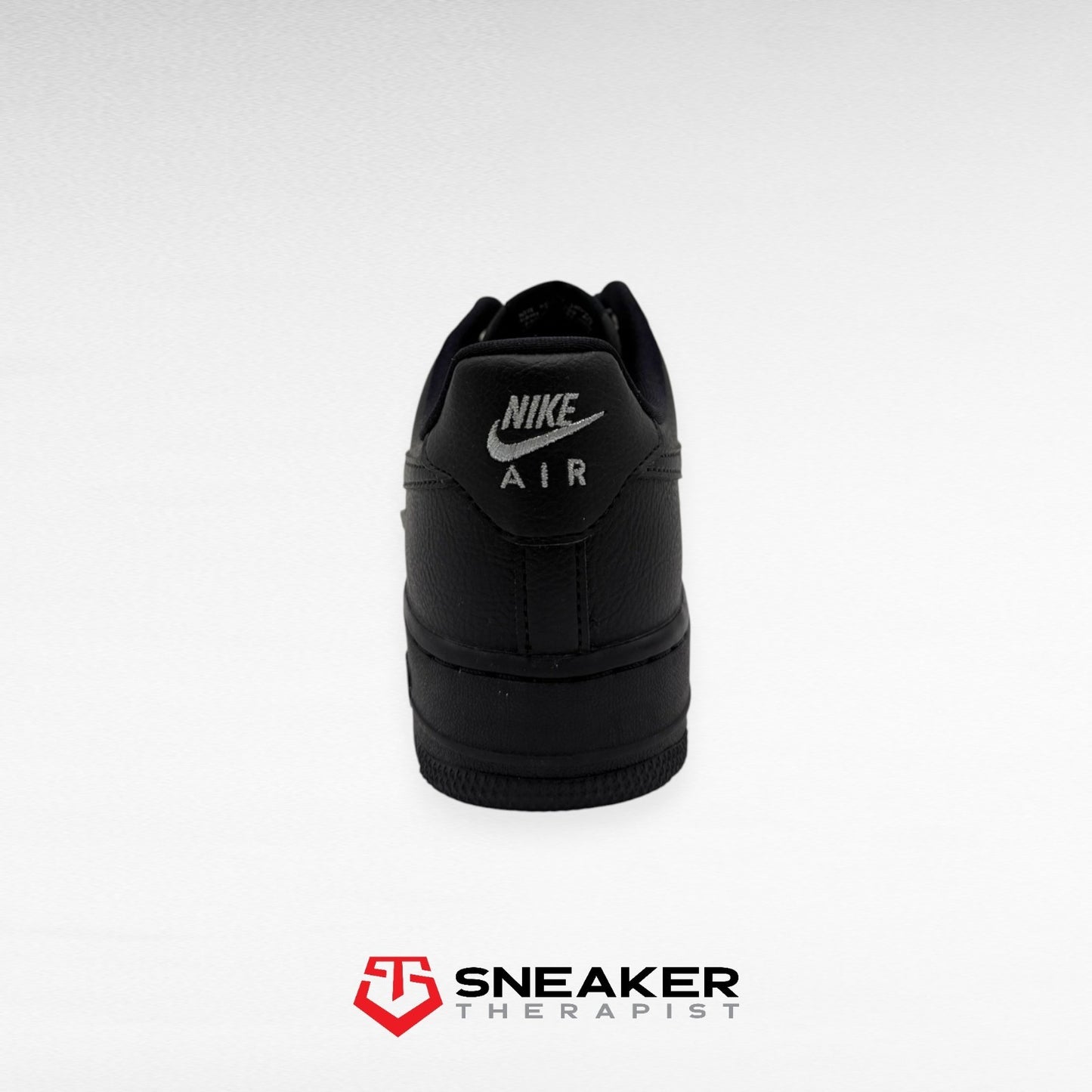 Nike Wmns Air Force 1 '07 LX 'Black Silver Mini Swoosh' HQ1180-001 Gr. 38 & 38.5