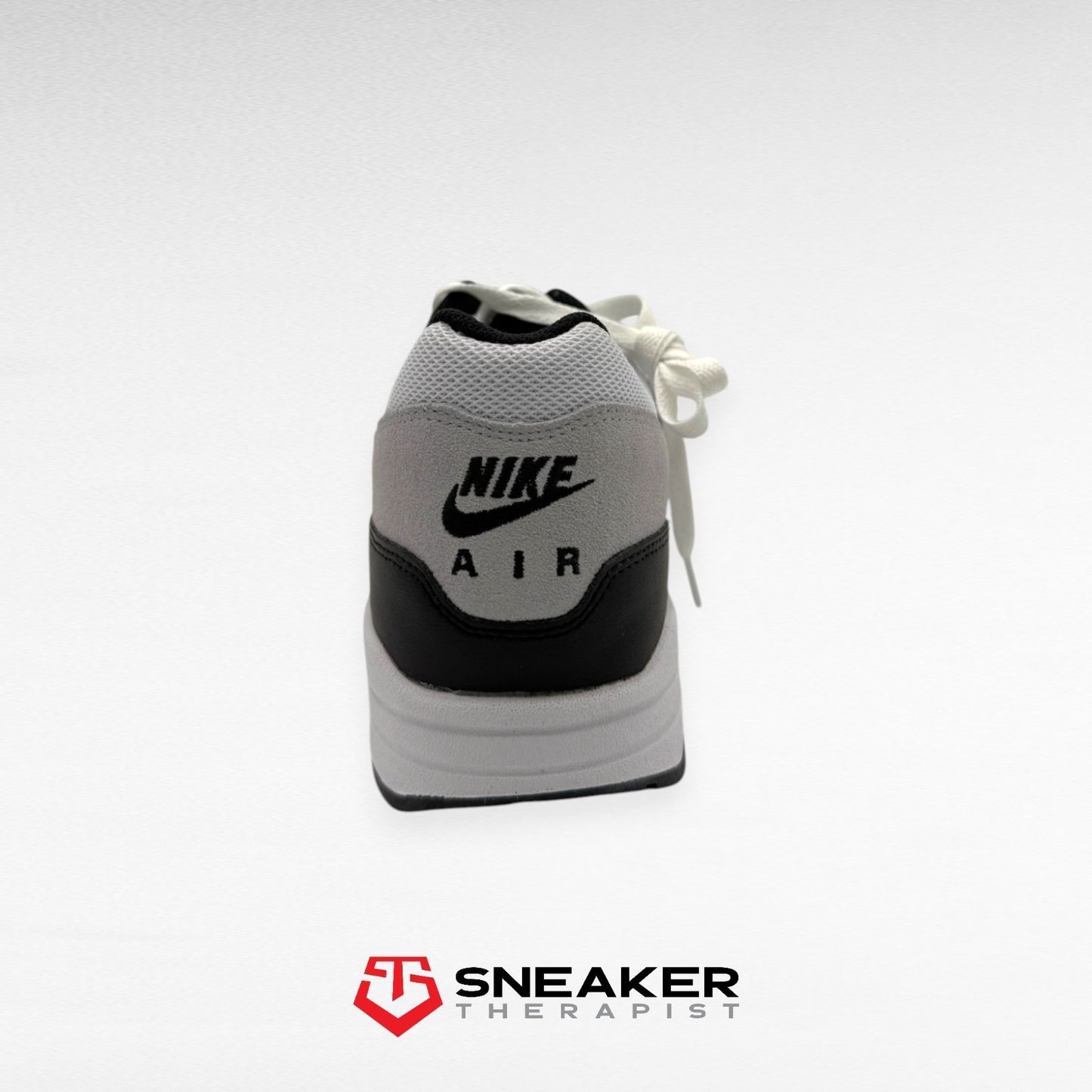 Nike Air Max 1 Essential 'White Pure Platinum Black' SKU: FZ5808-102 Gr. 41 | 42
