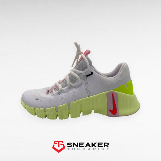 Nike Wmns Free Metcon 5 'White Barely Volt' SKU: DV3950 104 Gr. EUR 38 | US 7