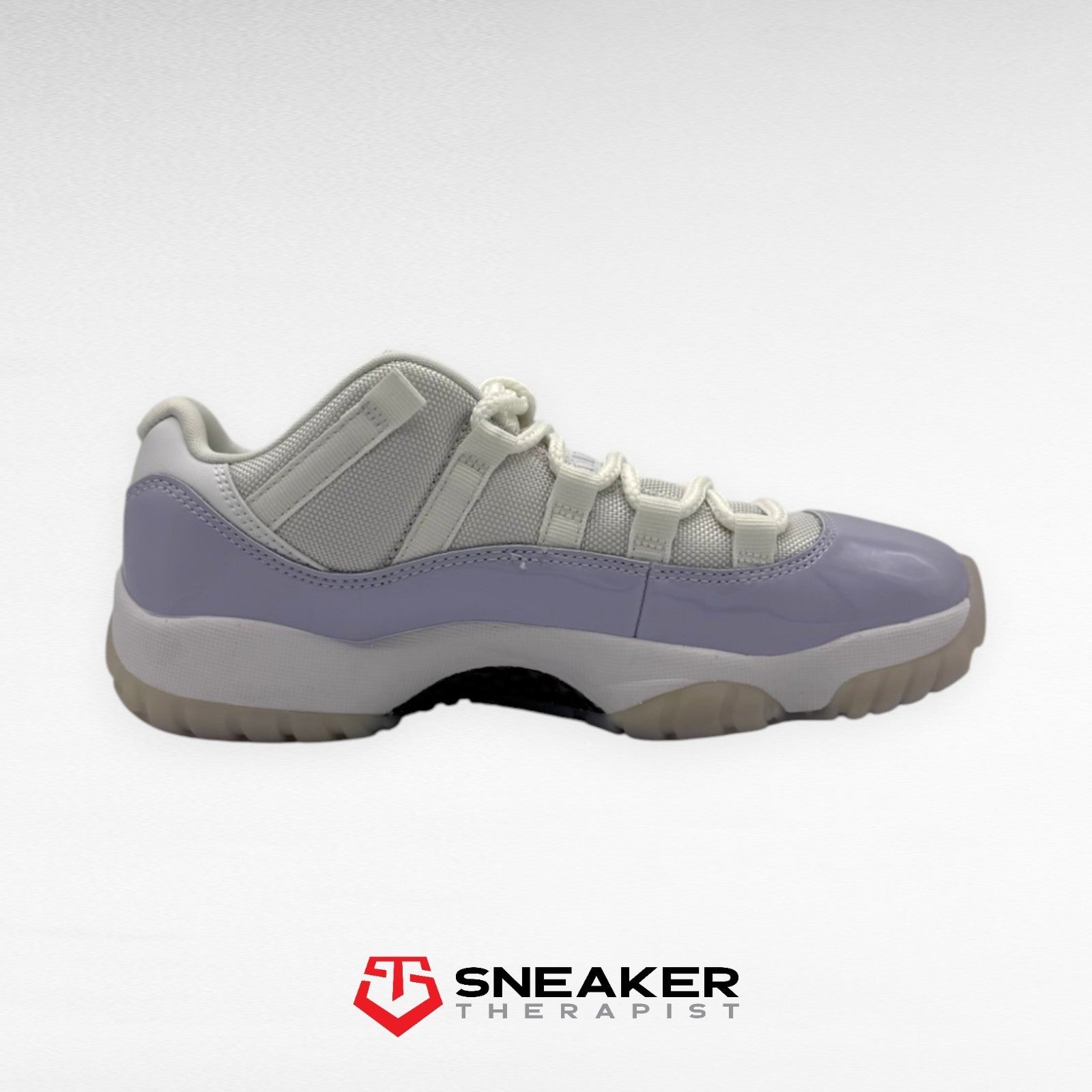 Nike Wmns Air Jordan 11 Retro Low 'Pure Violet' SKU: AH7860-101 Gr. 36 | 37.5
