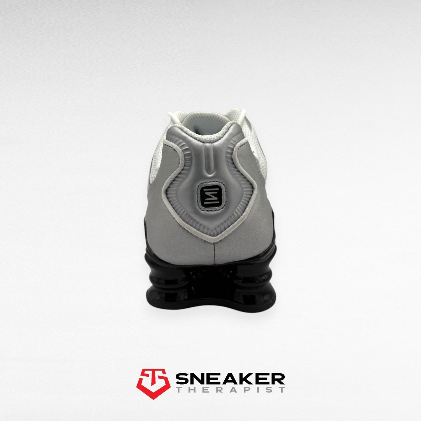 Nike Wmns Shox TL 'Metallic Silver Black' SKU: HQ4049-001 Gr. 39 & 40.5