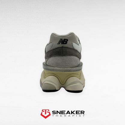 New Balance 9060 'Raincloud' SKU: U9060GRY Gr. 42.5 & 46.5