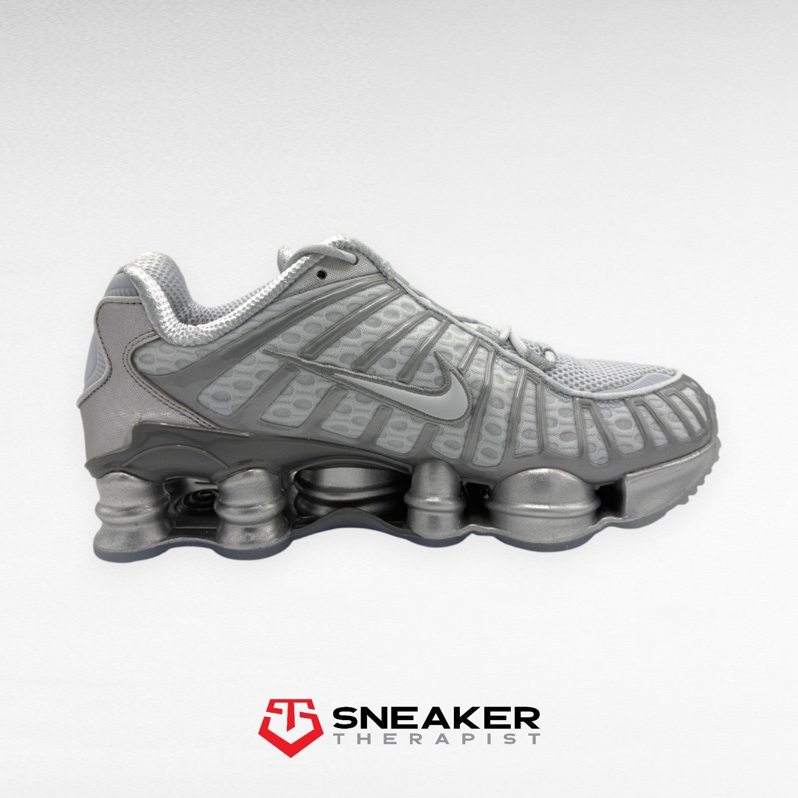 Nike Wmns Shox TL 'Chrome' SKU: AR3566-003 Gr. 40, 40.5 & 44