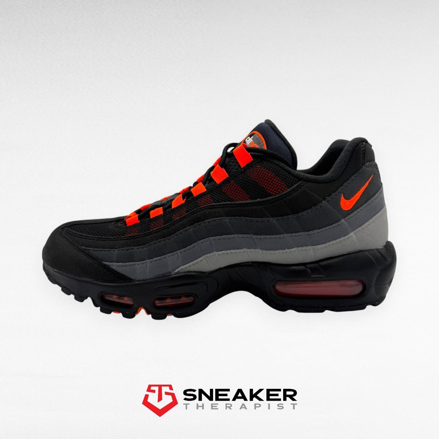 Nike Air Max 95 'Black Hyper Crimson' - FV4710-002 - Größe 44.5 | 45 | 45.5