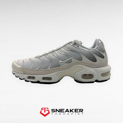 Nike Air Max Plus 'Pure Platinum' SKU: FN7813-001 Gr. 41 | 42 | 42.5 | 43 | 44