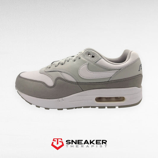 Nike Wmns Air Max 1 '87 LX 'Light Smoke Grey' FN0564-001 Gr. 42.5 | 43 | 44.5