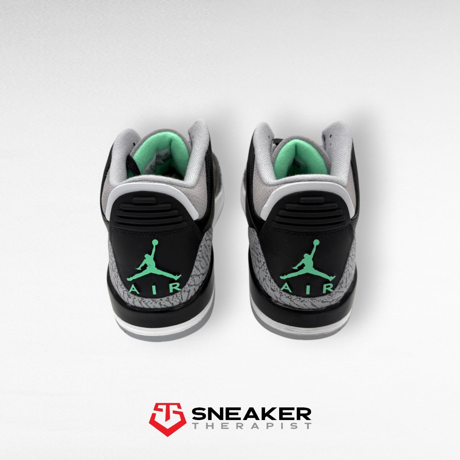 Nike Air Jordan 3 Retro 'Green Glow' SKU CT8532 031 Gr. 42 | 42.5 | 43 | 44 etc.