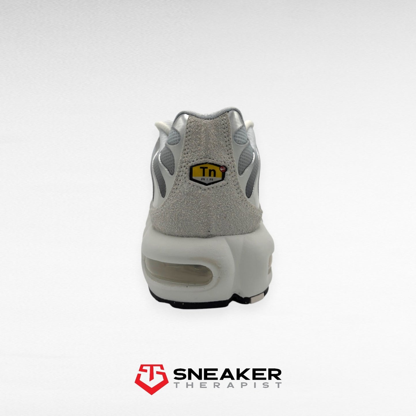 Nike Air Max Plus 'Pure Platinum' SKU: FN7813-001 Gr. 41 | 42 | 42.5 | 43 | 44