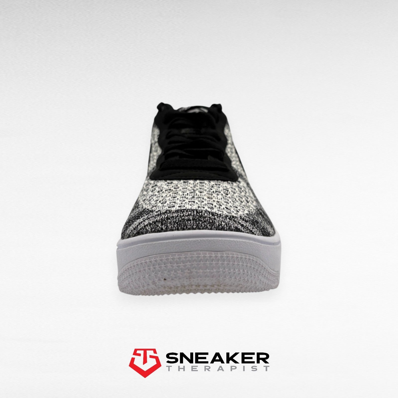Nike Air Force 1 Flyknit Low 2.0 'Oreo' 2025 SKU: AV3042-001 Refurbished