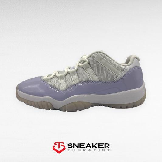 Nike Wmns Air Jordan 11 Retro Low 'Pure Violet' SKU: AH7860-101 Gr. 36 | 37.5