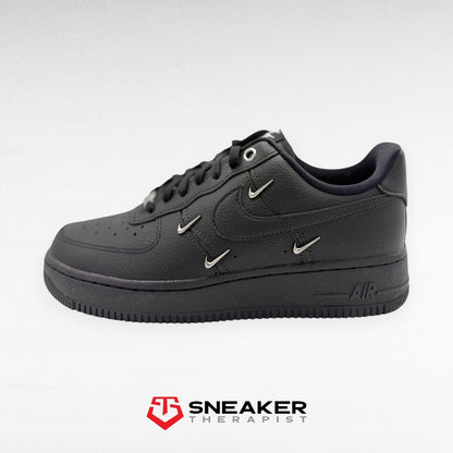 Nike Wmns Air Force 1 '07 LX 'Black Silver Mini Swoosh' HQ1180-001 Gr. 38 & 38.5