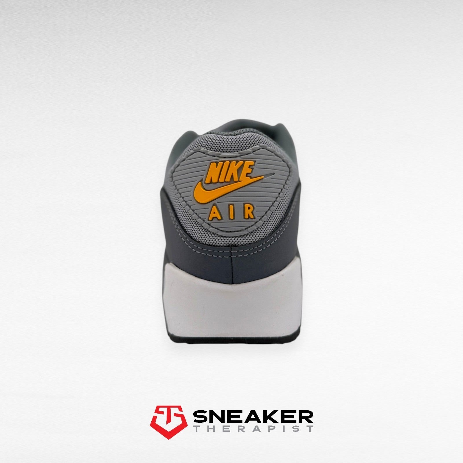 Nike Air Max 90 'Cool Grey Sundial' SKU: HV6224-002 Gr. 40.5, 43, 44.5 & 45