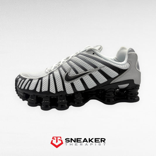 Nike Wmns Shox TL 'Metallic Silver Black' SKU: HQ4049-001 Gr. 39 & 40.5