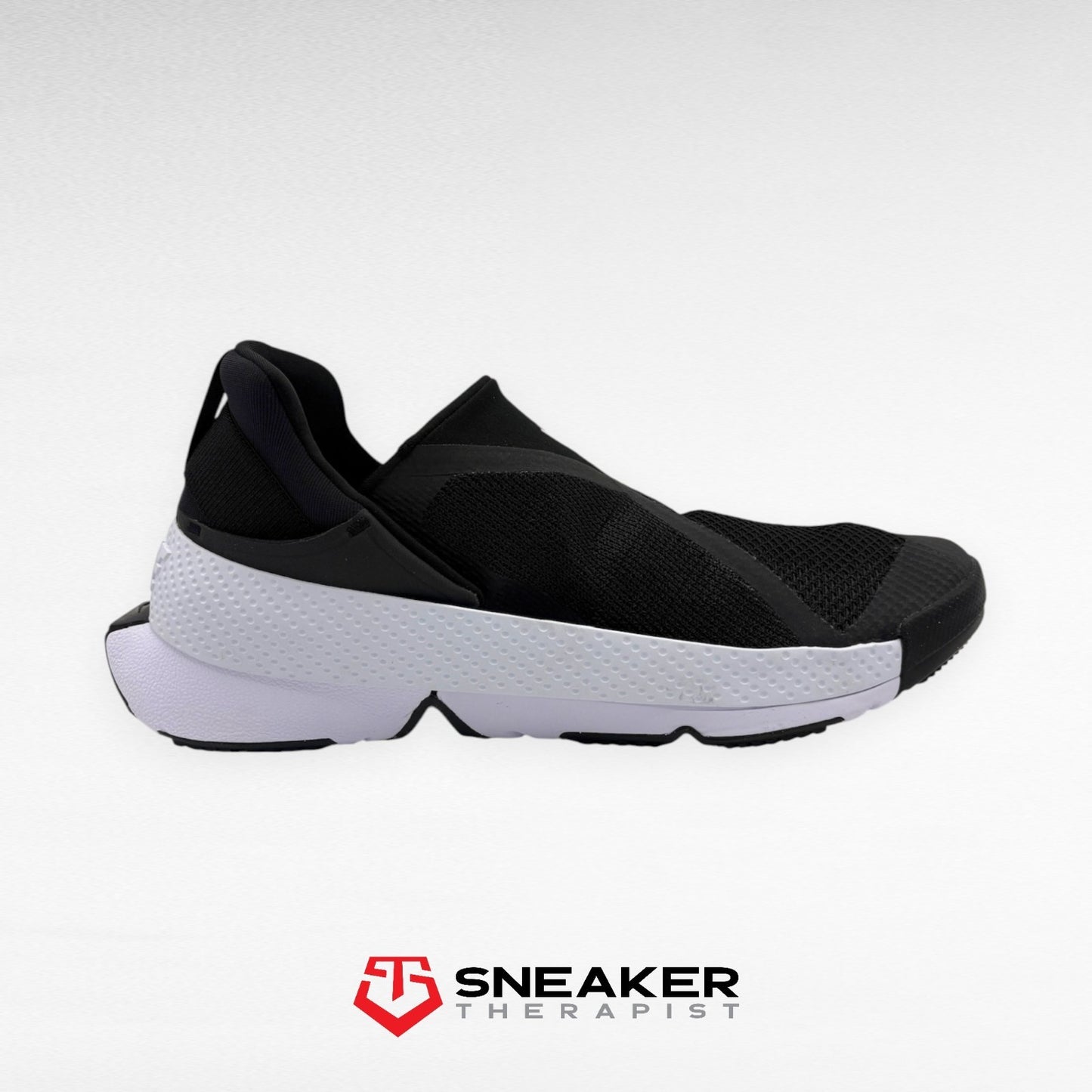 Nike Wmns GO FlyEase 'Black White' SKU: DR5540-002 Gr. 38, 40.5 & 43