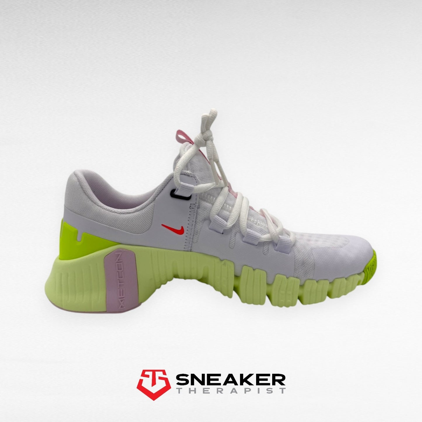 Nike Wmns Free Metcon 5 'White Barely Volt' SKU: DV3950 104 Gr. EUR 38 | US 7