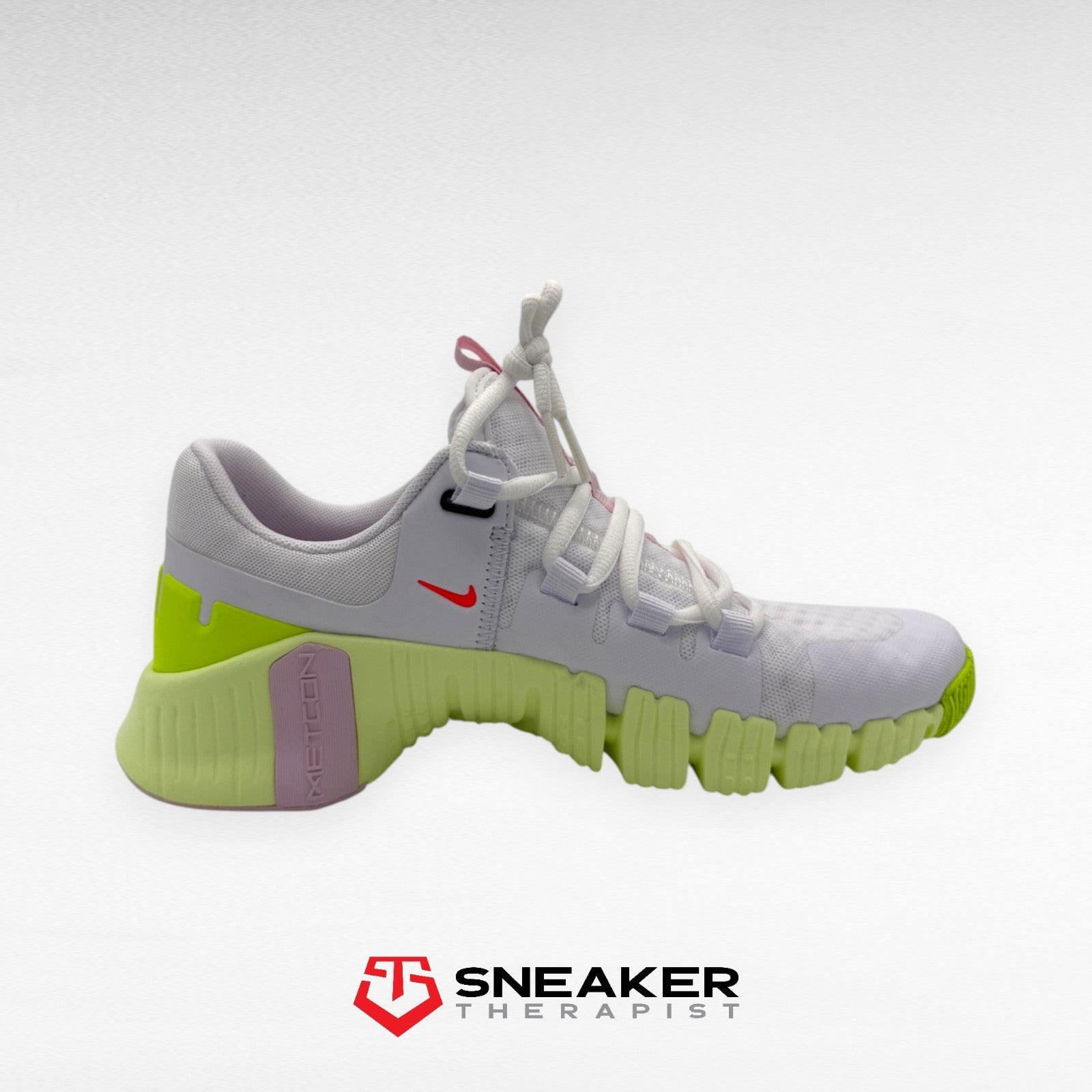 Nike Wmns Free Metcon 5 'White Barely Volt' SKU: DV3950 104 Gr. EUR 38 | US 7
