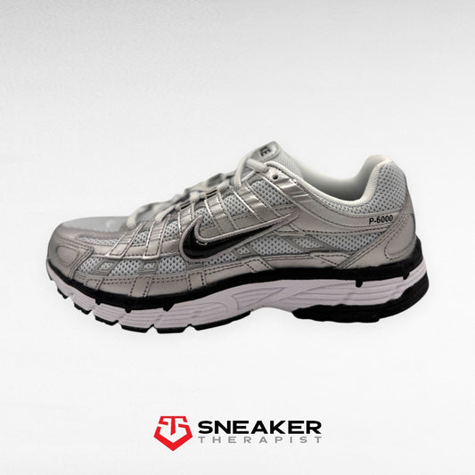 Nike Wmns P-6000 'Metallic Silver' SKU: FD9876 101 Gr. 36.5 | 37.5 | 38.5 | 40.5