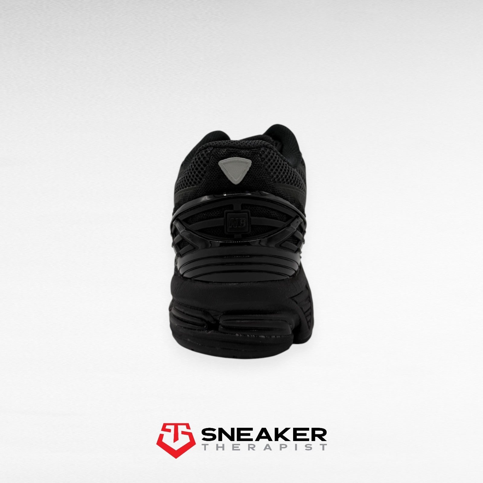 New Balance 1906W 'Triple Black' SKU: U1906WFD Gr. EUR 44.5 | US 10.5