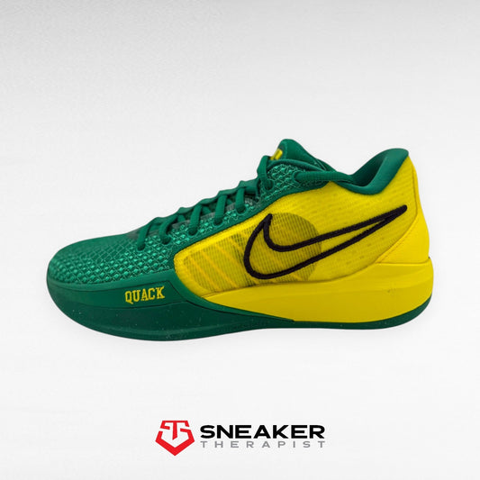 Nike Wmns Sabrina 1 'Oregon Ducks' SKU: FQ3381-300 Gr. EUR 38 | US 7
